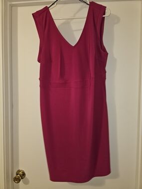 Forever 21 Magenta V-Neck Midi Sheath Dress